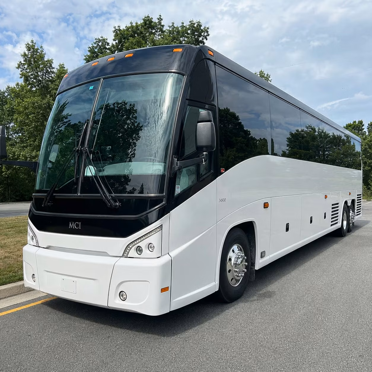with buenaparkcharterbus com you can book long distance transportation for any type of group in buena park